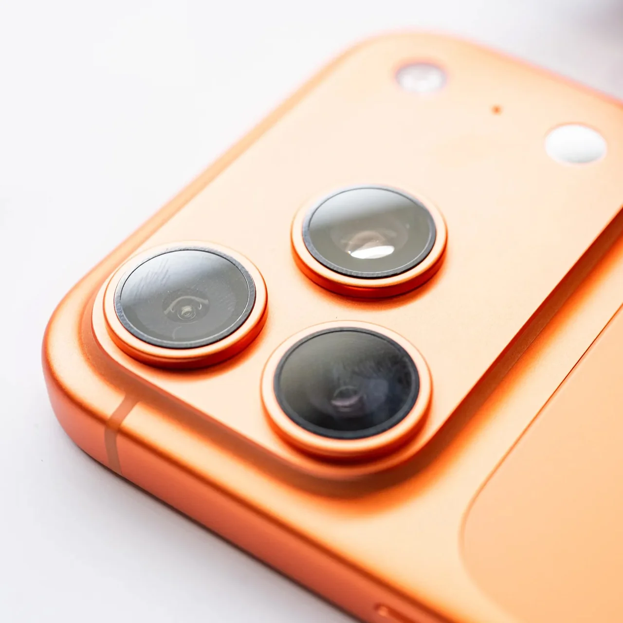 مقایسه تخصصی: iPhone 17 Pro Max vs iPhone 16 Pro Max